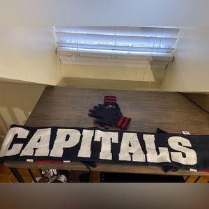 NHL Washington Capitals Glove and Scarf Set